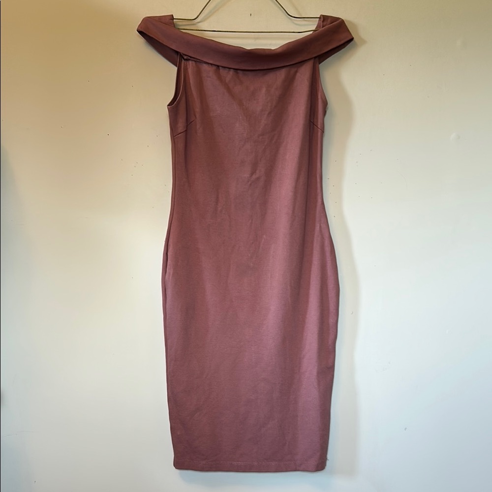 Cefian mauve stretch off shoulder form fitted knee length dress zip back size S